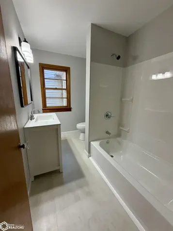 115 S 6th Street Wapello IA 52653