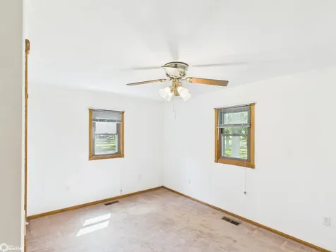 11995 Rutledge Road Ottumwa IA 52501