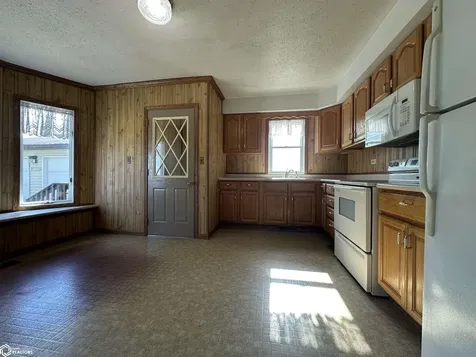 2555 New London Road New London IA 52645