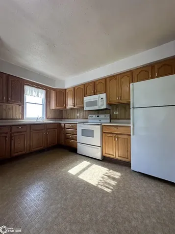 2555 New London Road New London IA 52645