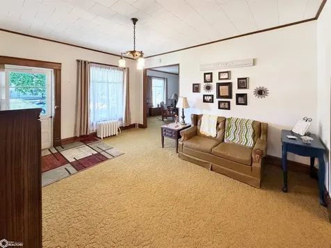 302 3rd Avenue SE Hampton IA 50441