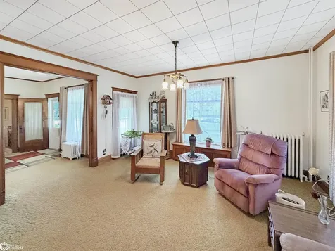 302 3rd Avenue SE Hampton IA 50441