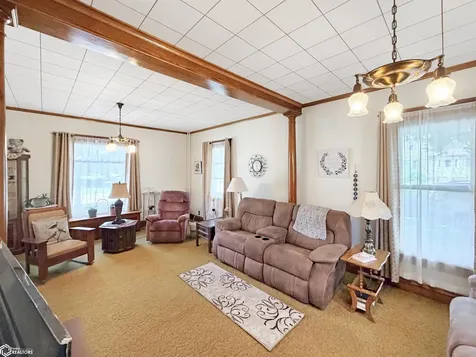302 3rd Avenue SE Hampton IA 50441
