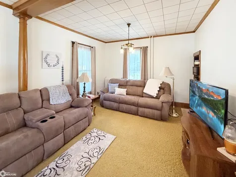 302 3rd Avenue SE Hampton IA 50441