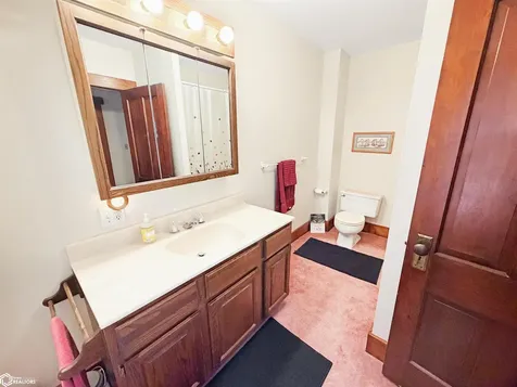 302 3rd Avenue SE Hampton IA 50441