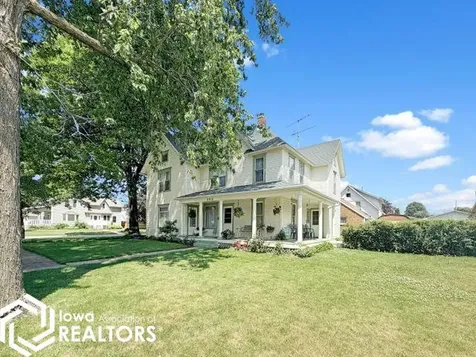 302 3rd Avenue SE Hampton IA 50441