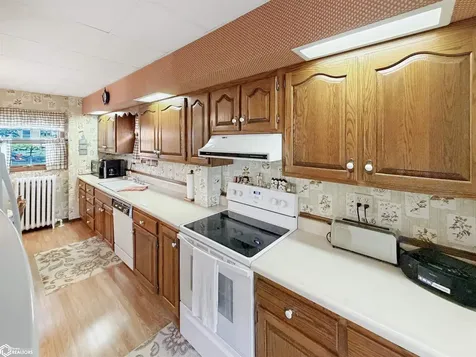 302 3rd Avenue SE Hampton IA 50441