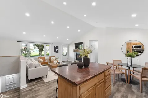 1401 Southland Drive Clear Lake IA 50428