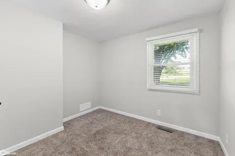 1401 Southland Drive Clear Lake IA 50428