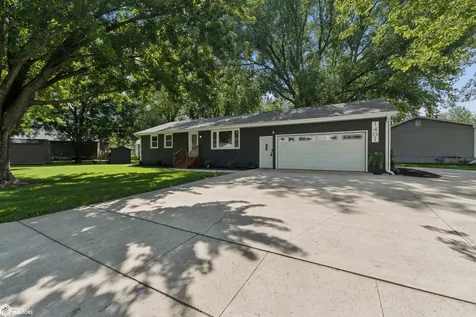 1401 Southland Drive Clear Lake IA 50428