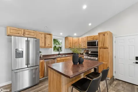 1401 Southland Drive Clear Lake IA 50428