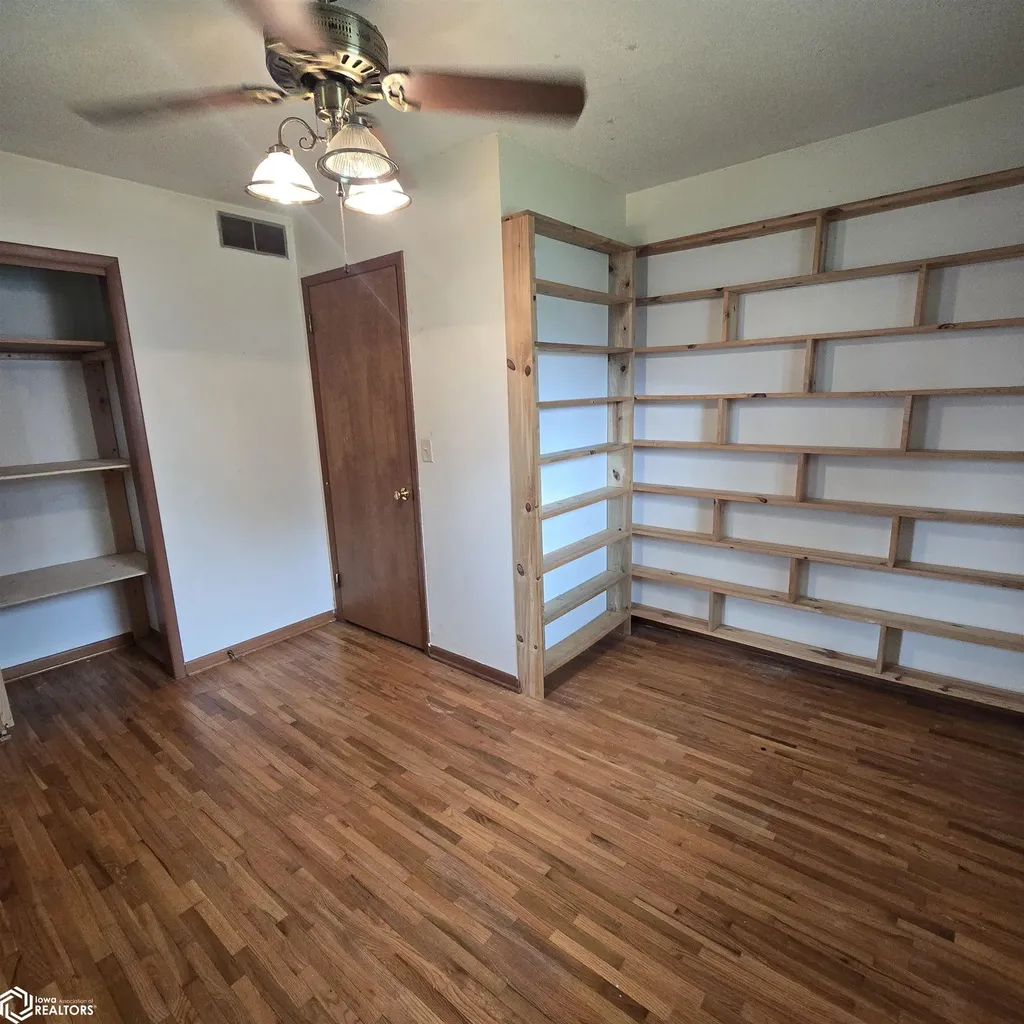 345 S Walnut Street Fremont IA 52561