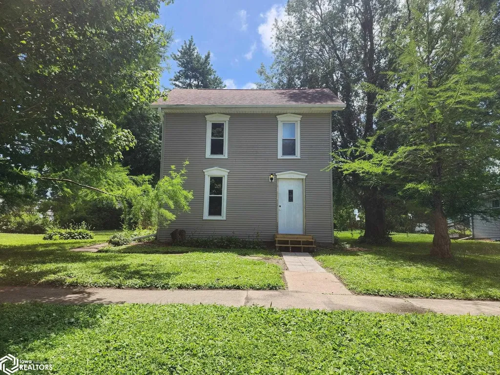 614 5th Street Gladbrook IA 50635