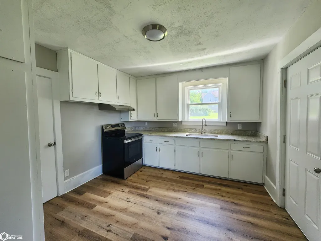 614 5th Street Gladbrook IA 50635