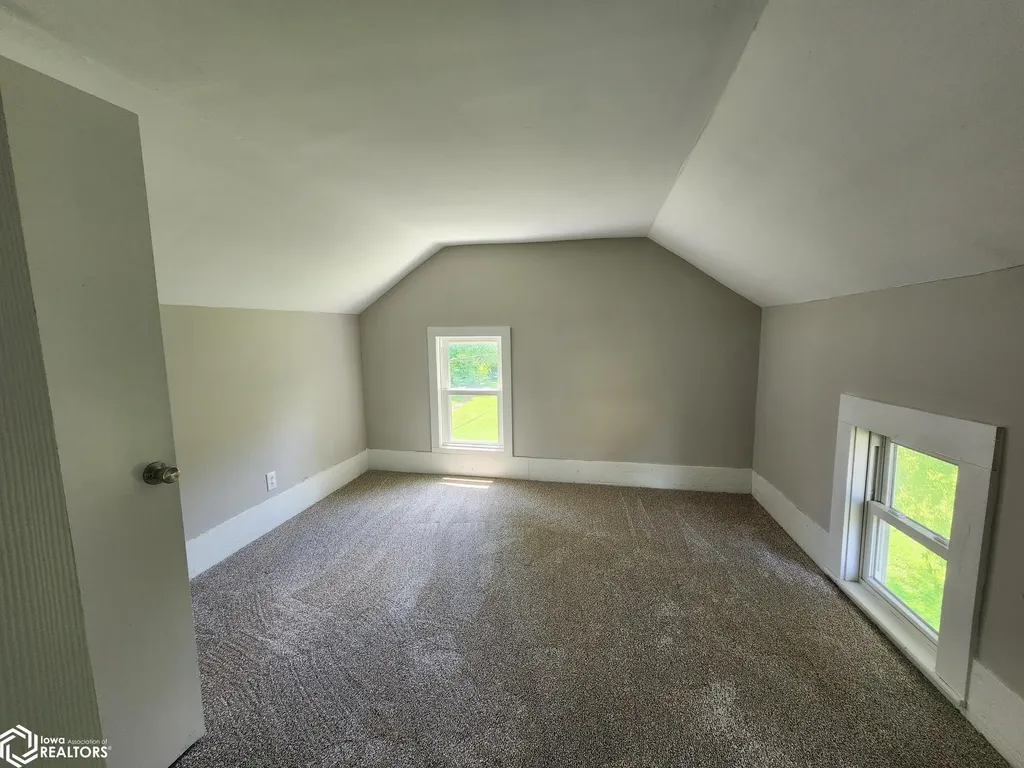 614 5th Street Gladbrook IA 50635