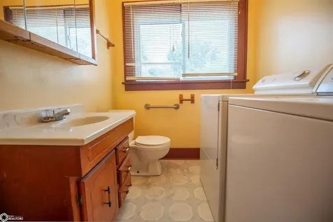 306 E College Algona IA 50511