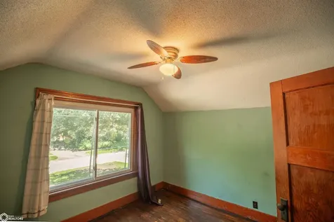 306 E College Algona IA 50511