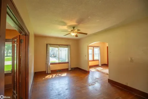 306 E College Algona IA 50511