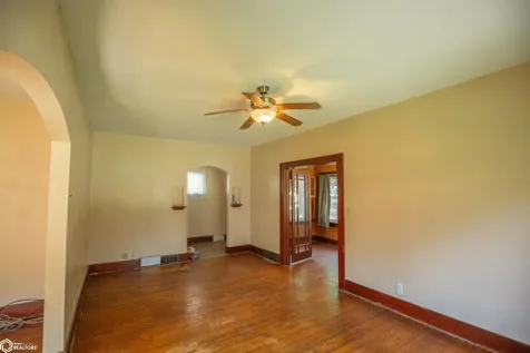 306 E College Algona IA 50511