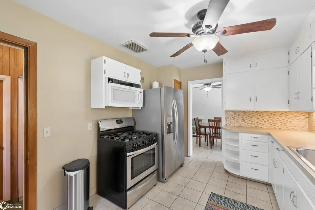 616 S Vermont Avenue Mason City IA 50401