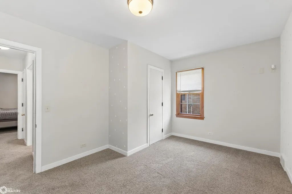616 S Vermont Avenue Mason City IA 50401