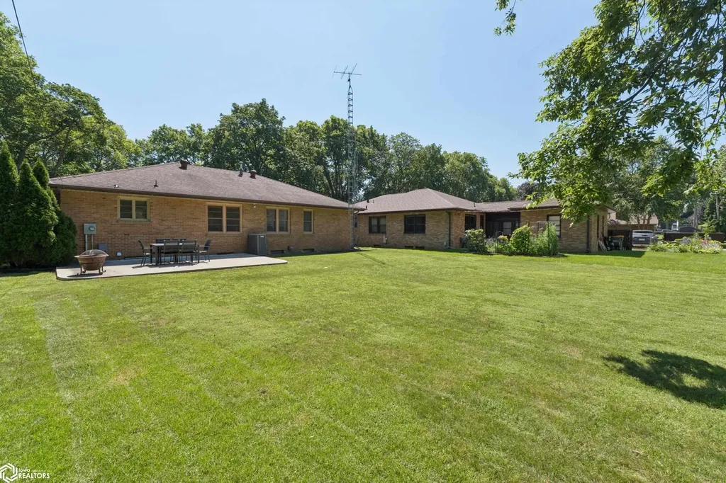 616 S Vermont Avenue Mason City IA 50401