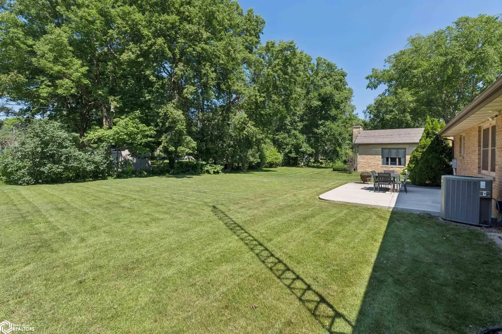 616 S Vermont Avenue Mason City IA 50401