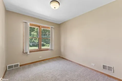 616 S Vermont Avenue Mason City IA 50401