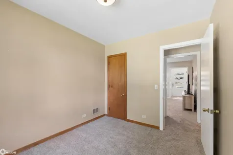 616 S Vermont Avenue Mason City IA 50401