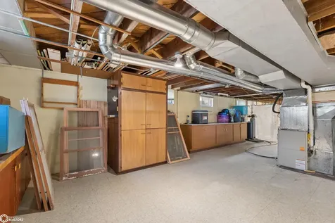616 S Vermont Avenue Mason City IA 50401