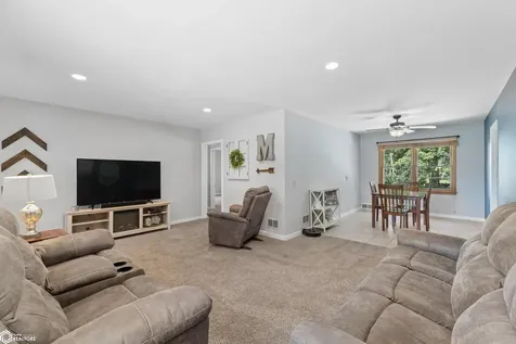 616 S Vermont Avenue Mason City IA 50401