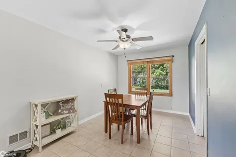 616 S Vermont Avenue Mason City IA 50401