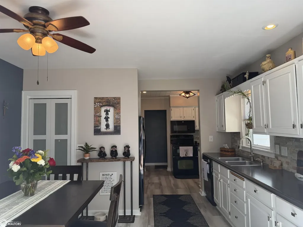 115 S Kentucky Avenue Mason City IA 50401