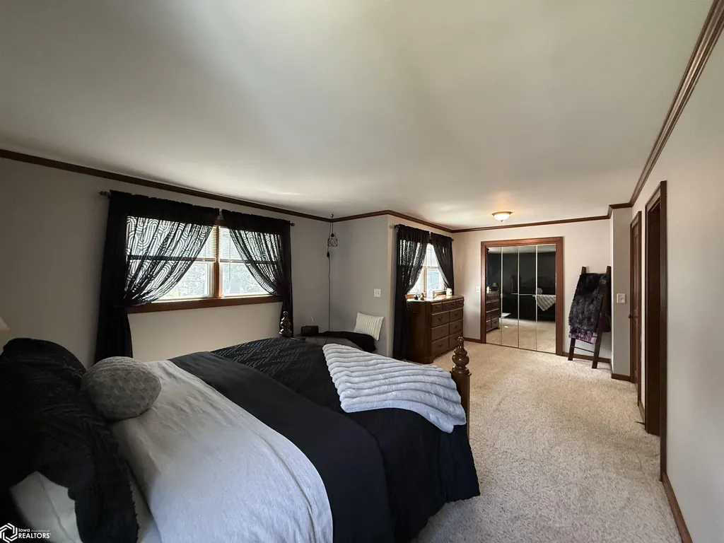 115 S Kentucky Avenue Mason City IA 50401