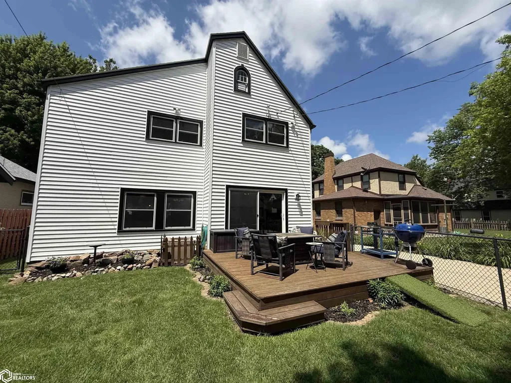 115 S Kentucky Avenue Mason City IA 50401