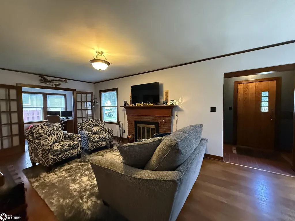 115 S Kentucky Avenue Mason City IA 50401