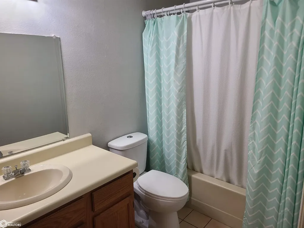 521 24th Place SW Mason City IA 50401