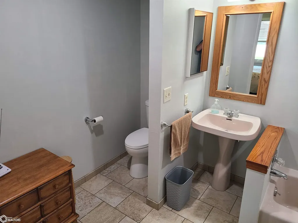 521 24th Place SW Mason City IA 50401
