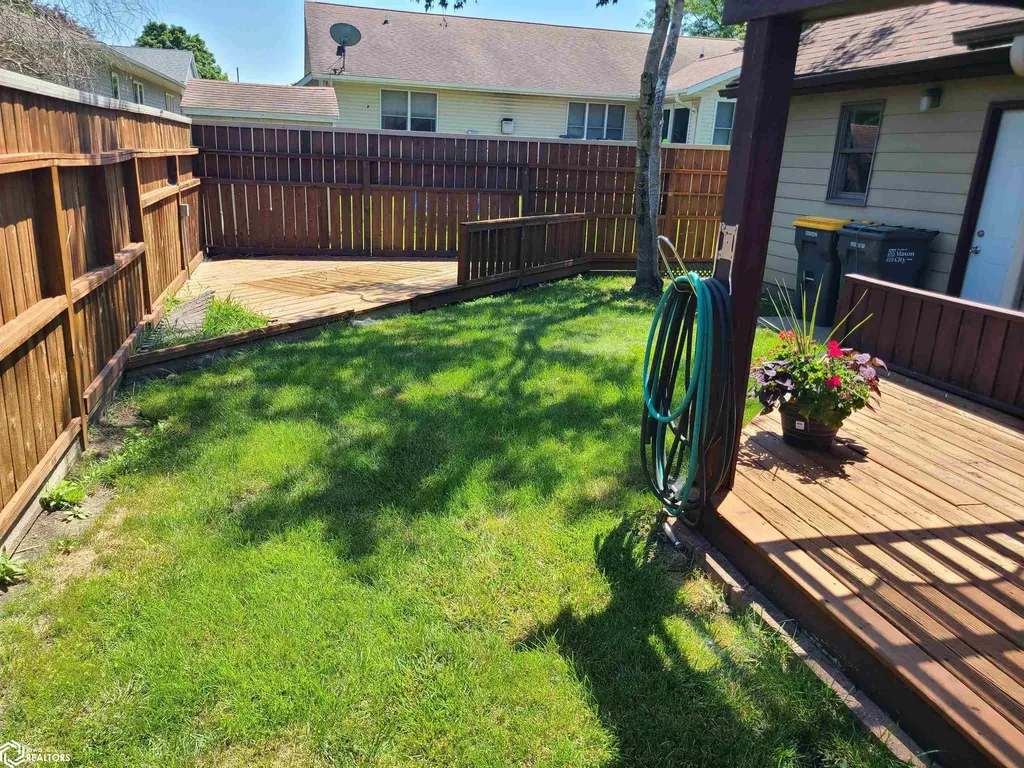 521 24th Place SW Mason City IA 50401