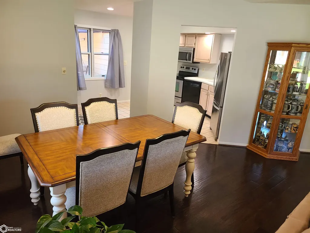521 24th Place SW Mason City IA 50401