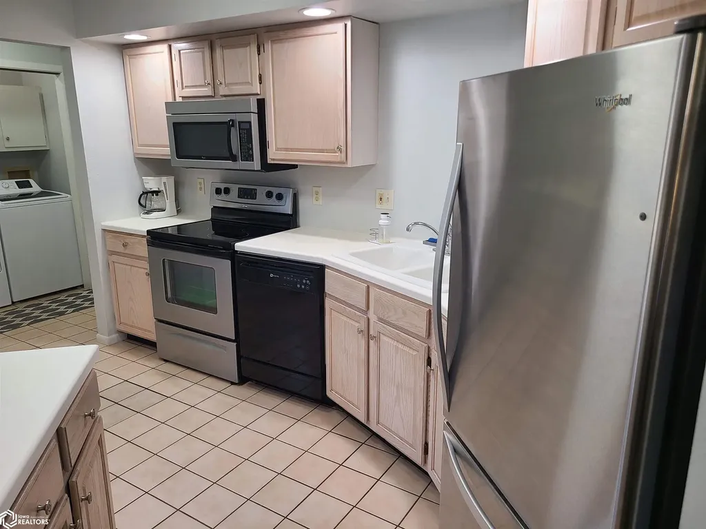 521 24th Place SW Mason City IA 50401