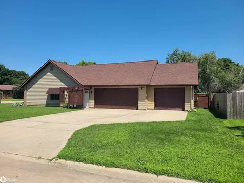 521 24th Place SW Mason City IA 50401