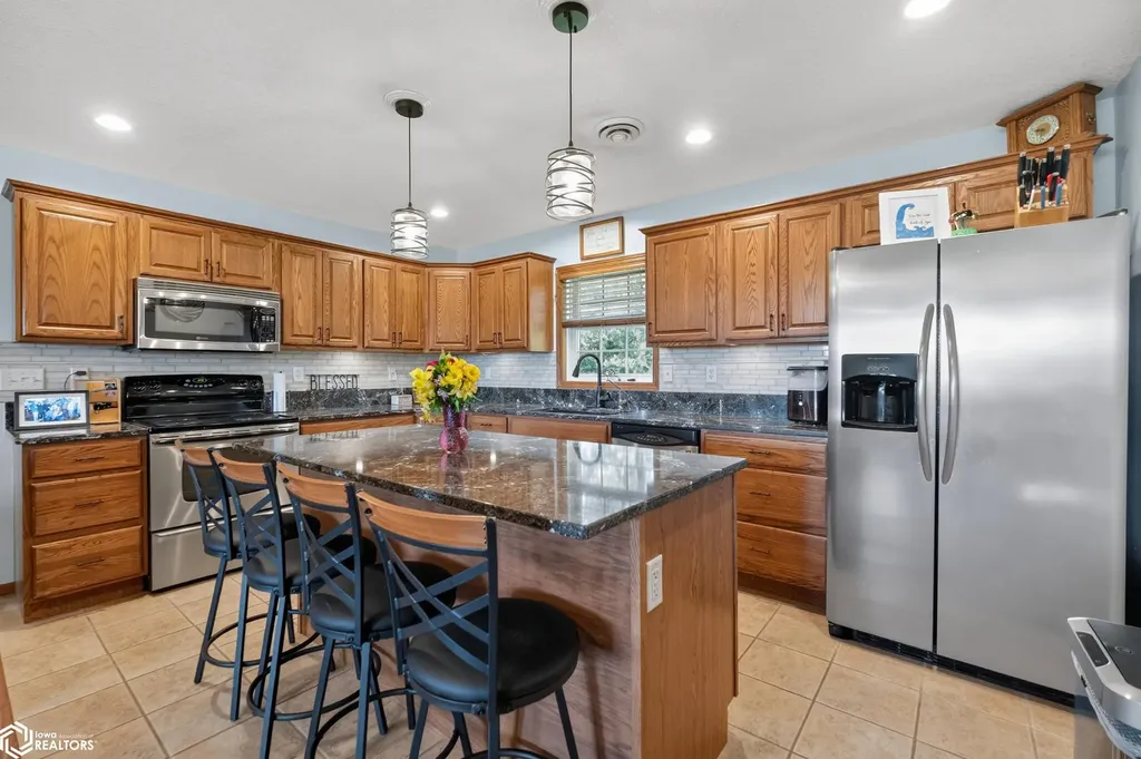 2178 C Avenue Garwin IA 50632