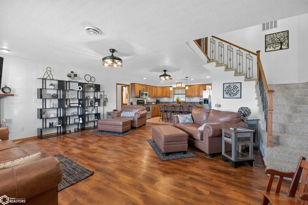 2178 C Avenue Garwin IA 50632