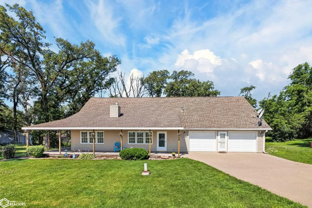 2178 C Avenue Garwin IA 50632