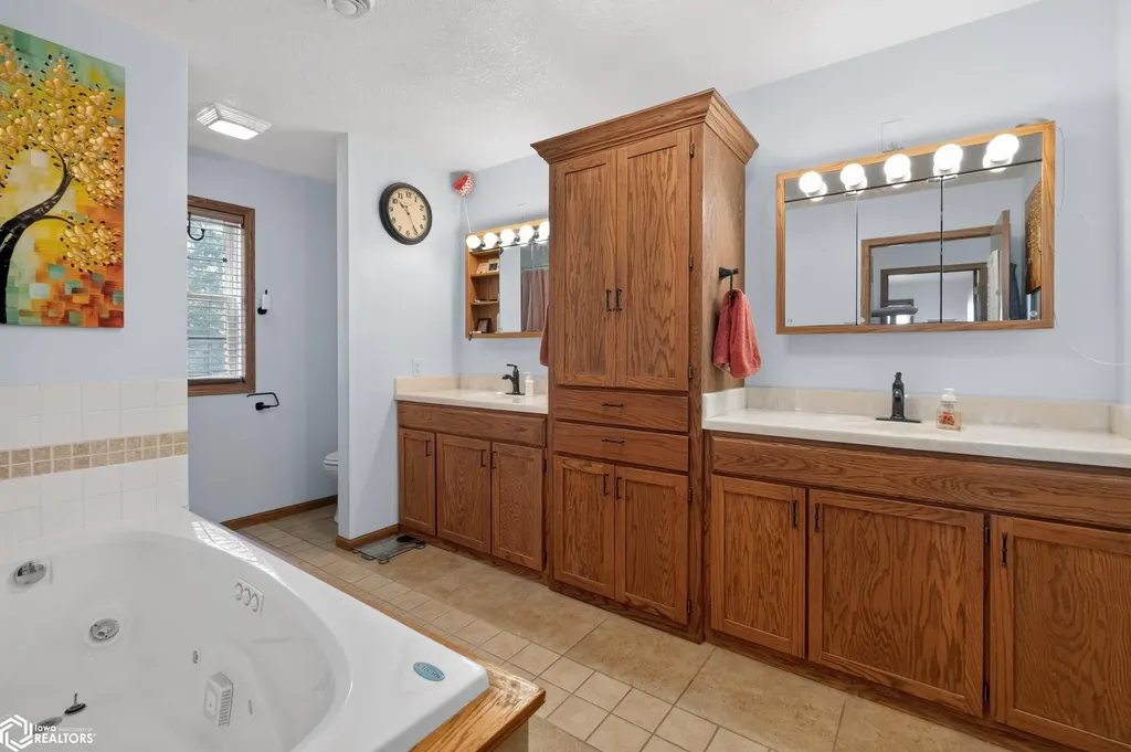 2178 C Avenue Garwin IA 50632
