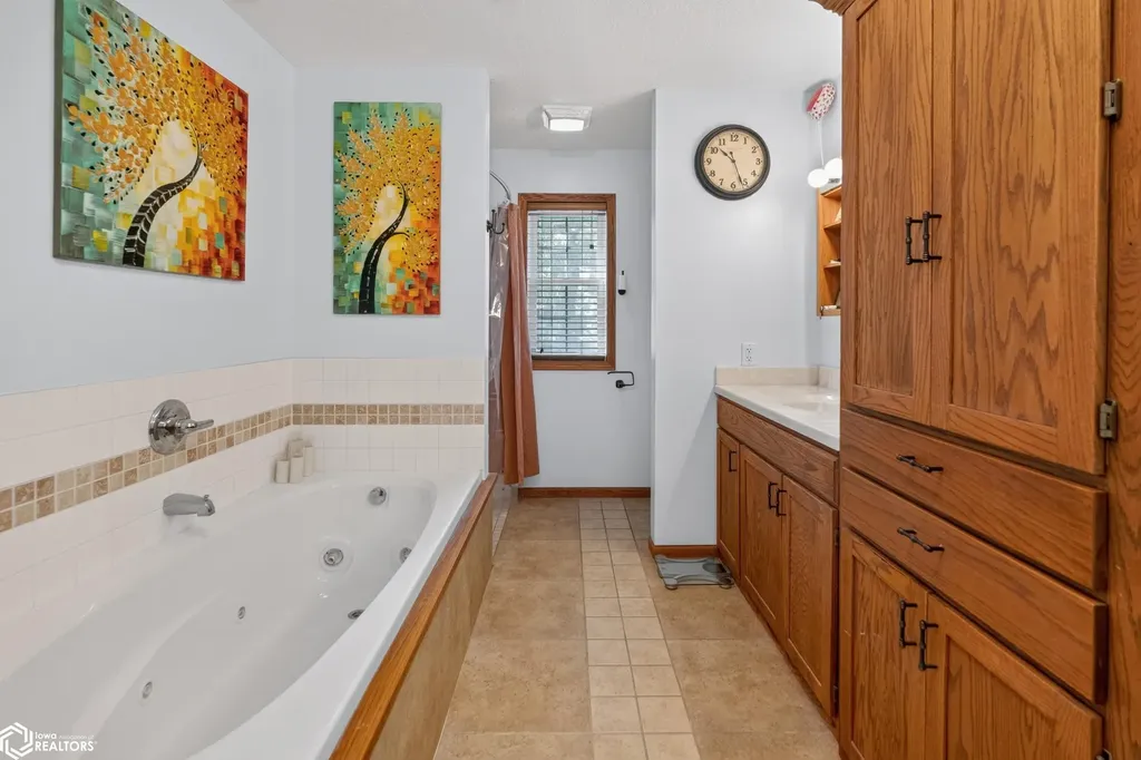 2178 C Avenue Garwin IA 50632