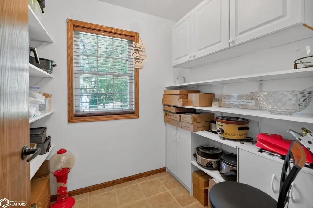 2178 C Avenue Garwin IA 50632