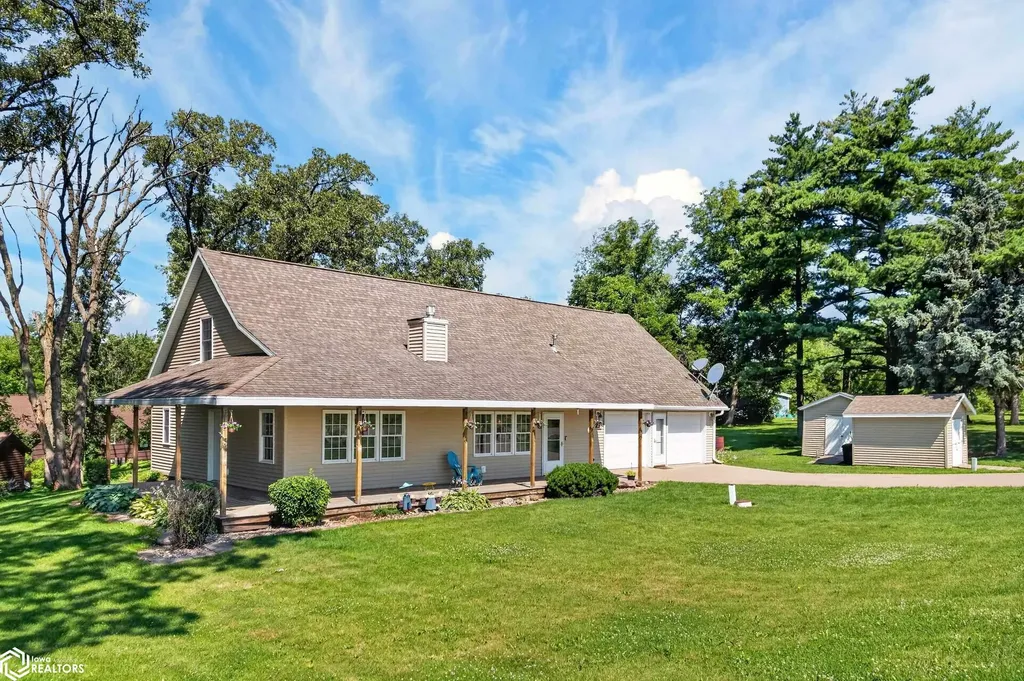 2178 C Avenue Garwin IA 50632