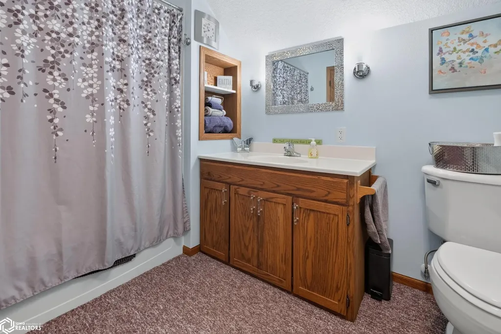 2178 C Avenue Garwin IA 50632
